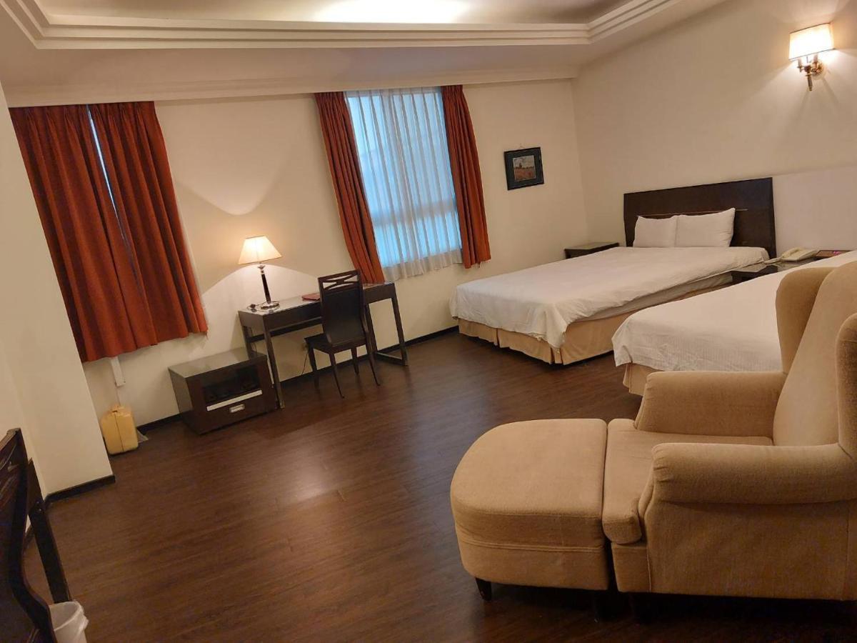 Herkang Hotel Tajcshung Kültér fotó