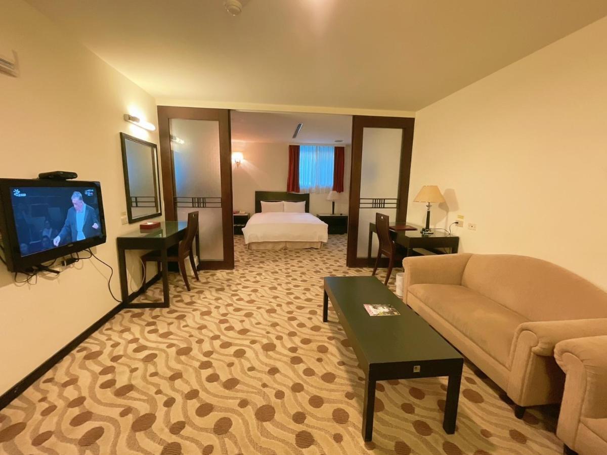 Herkang Hotel Tajcshung Kültér fotó