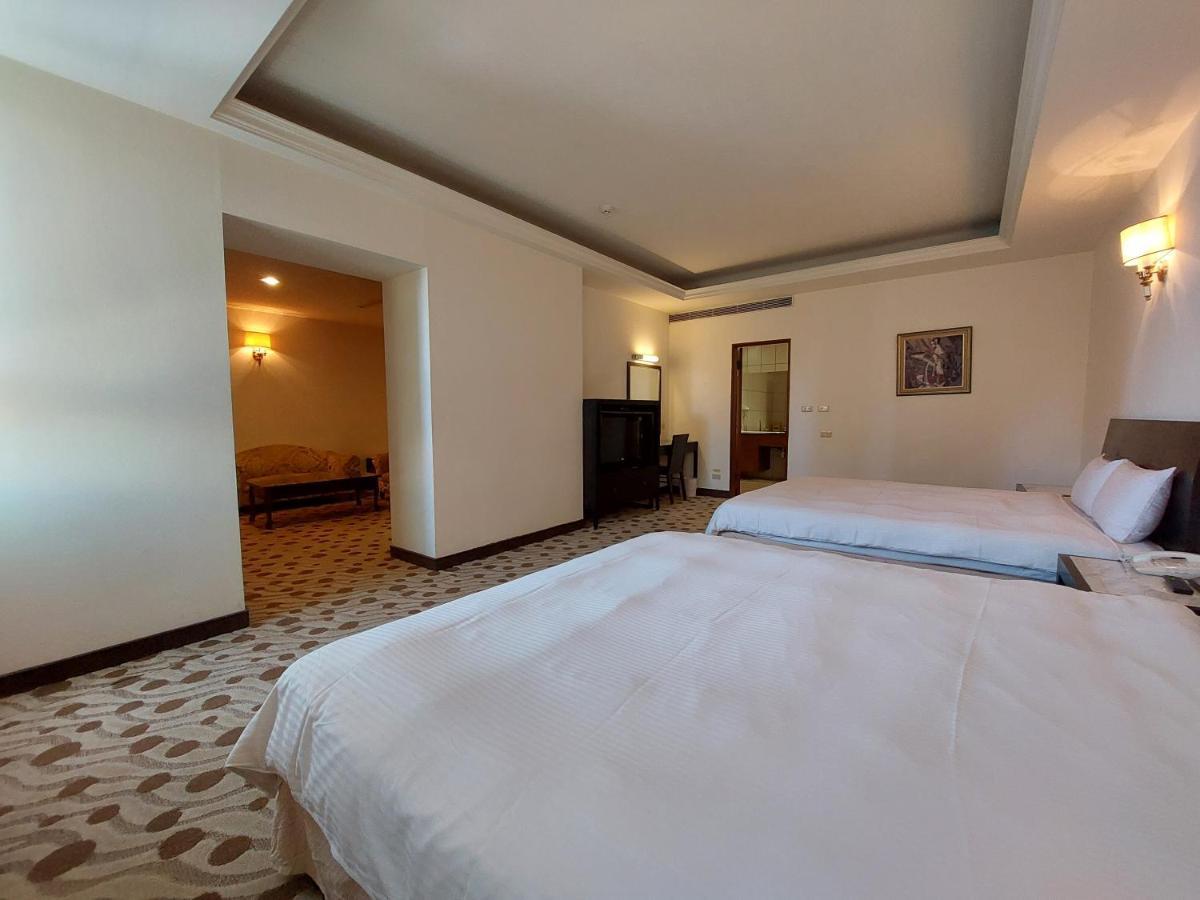 Herkang Hotel Tajcshung Kültér fotó