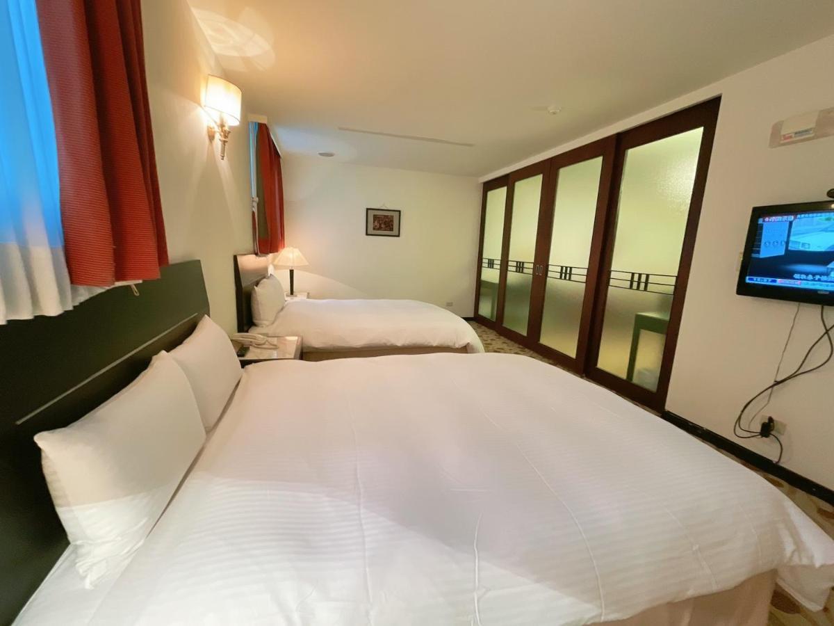 Herkang Hotel Tajcshung Kültér fotó
