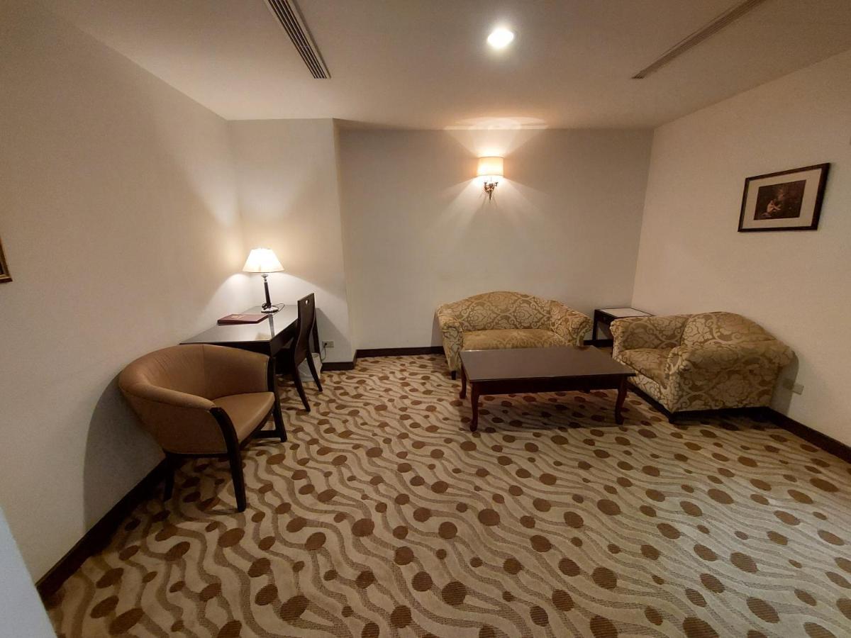 Herkang Hotel Tajcshung Kültér fotó