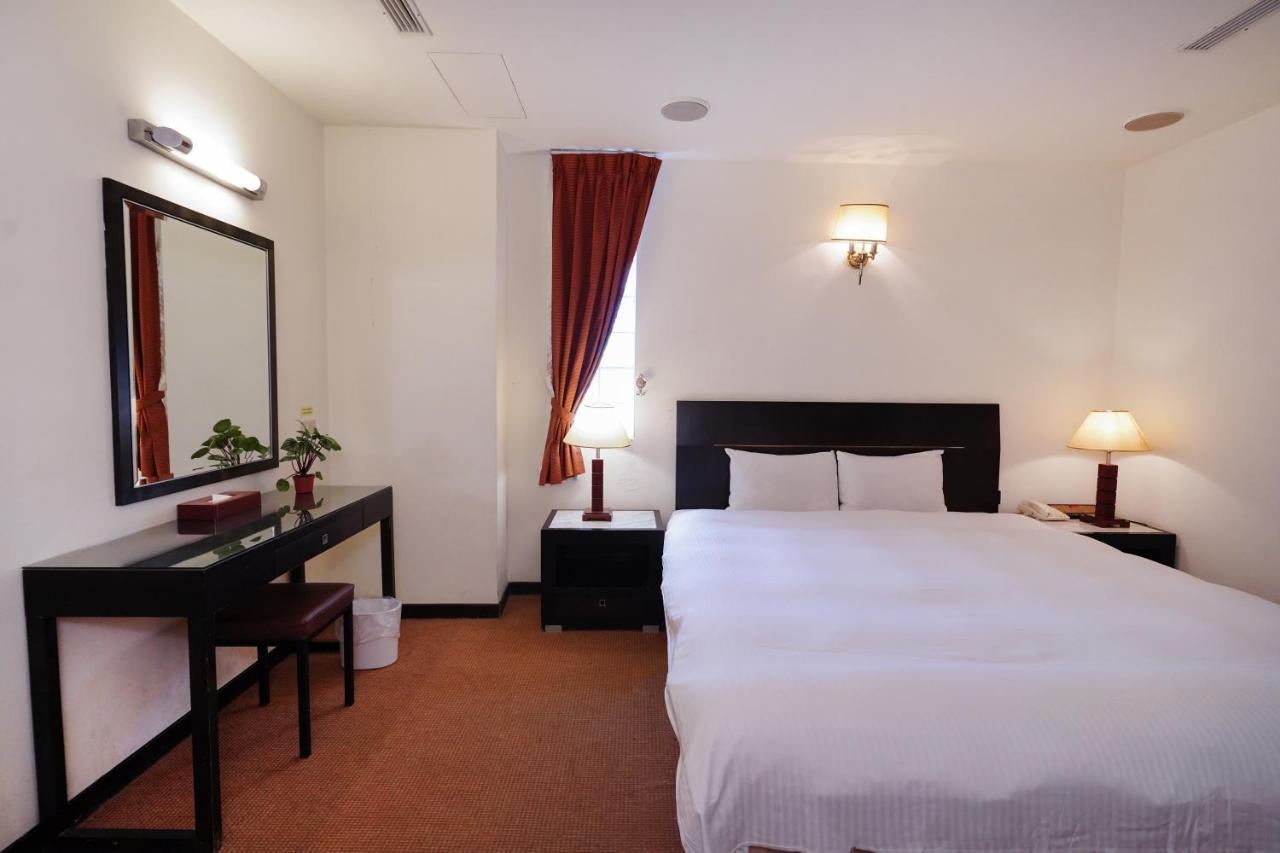 Herkang Hotel Tajcshung Kültér fotó