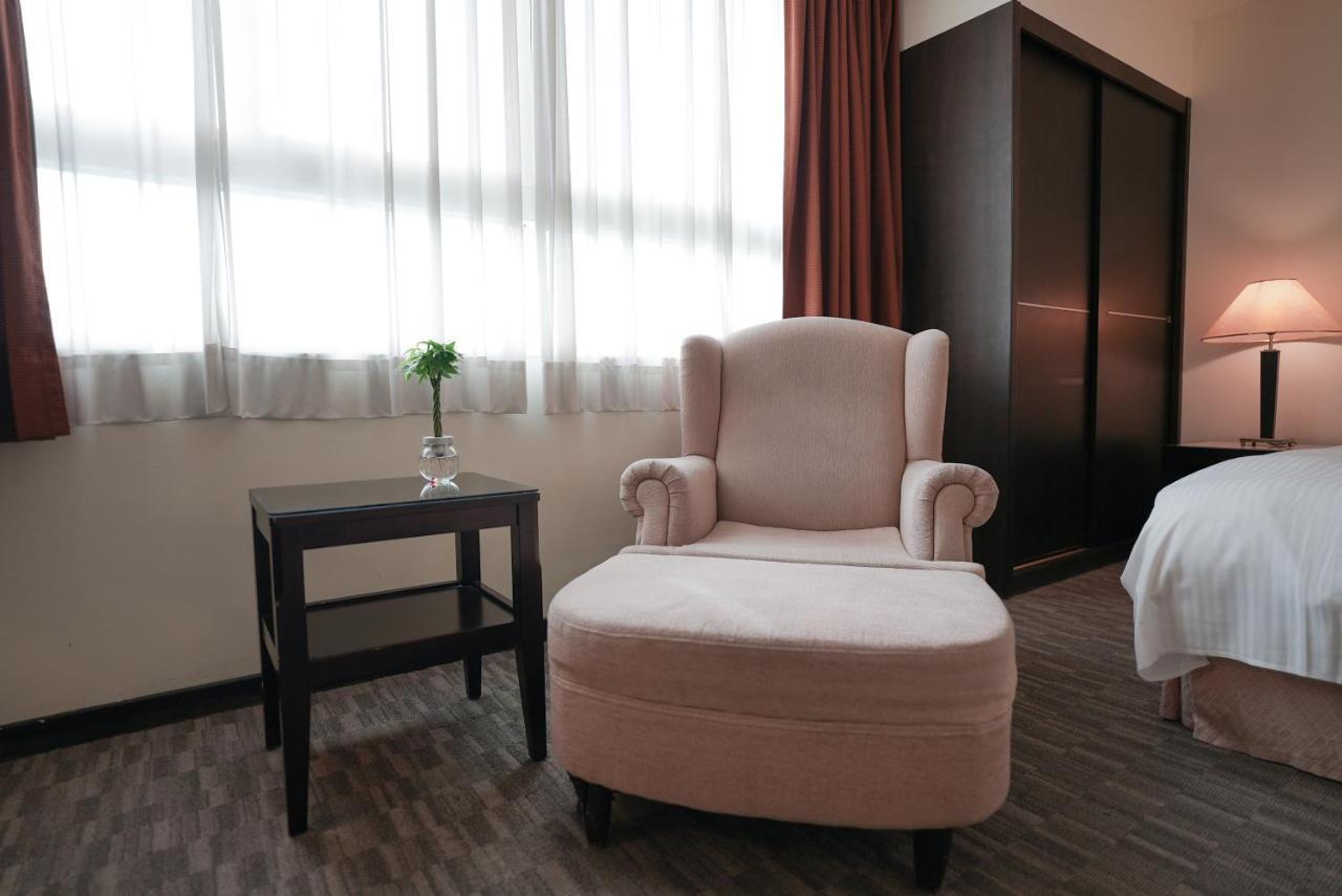 Herkang Hotel Tajcshung Kültér fotó