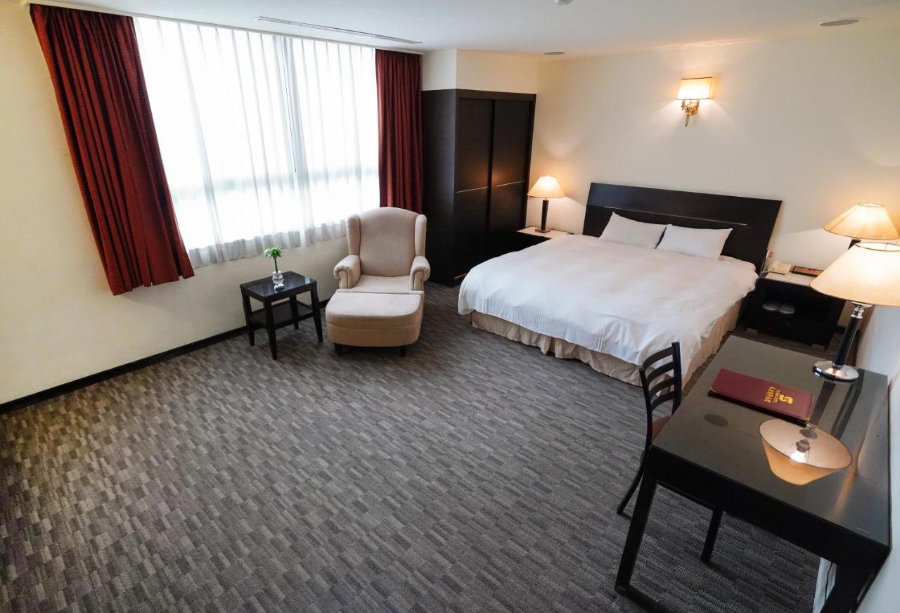 Herkang Hotel Tajcshung Kültér fotó