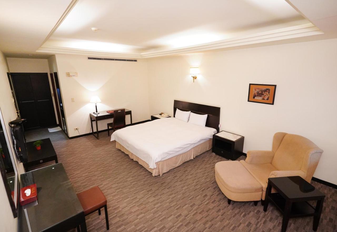 Herkang Hotel Tajcshung Kültér fotó