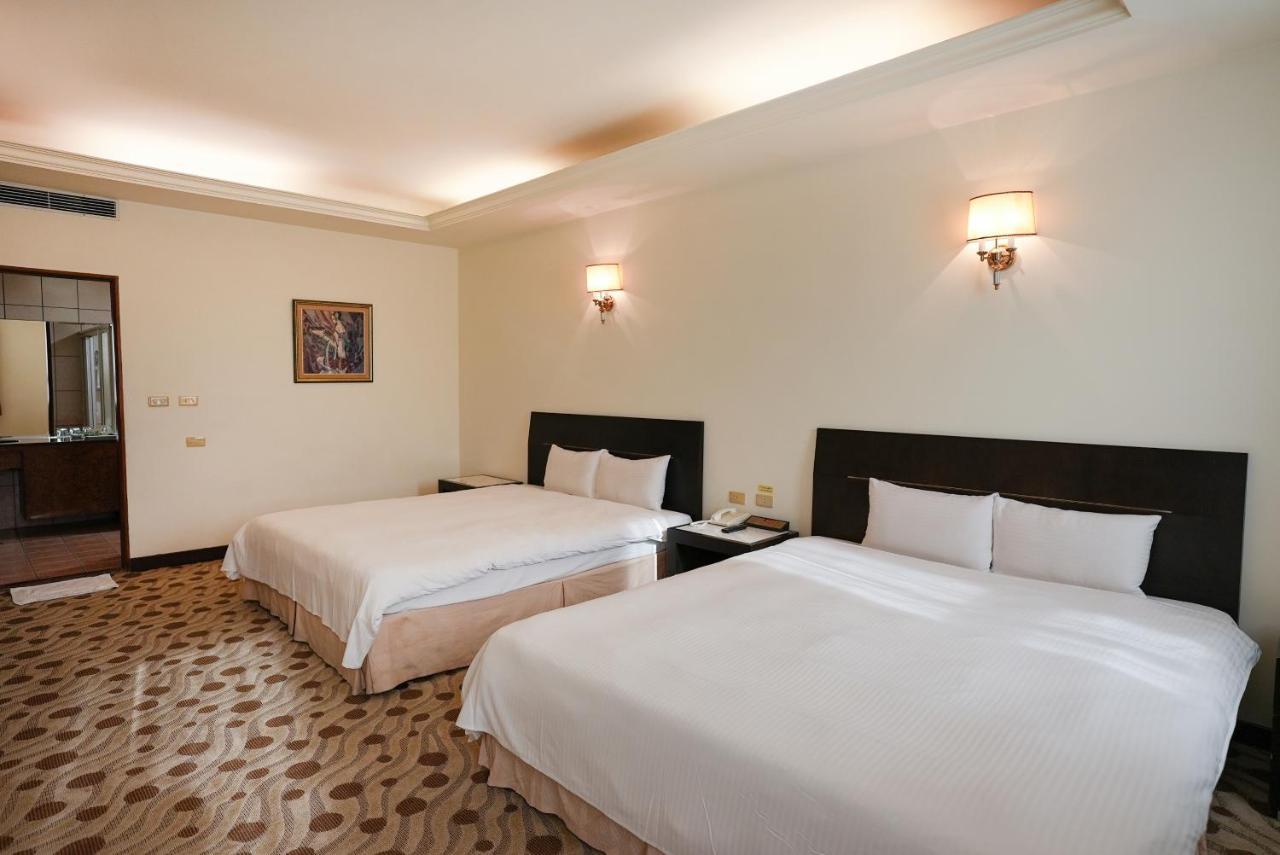 Herkang Hotel Tajcshung Kültér fotó