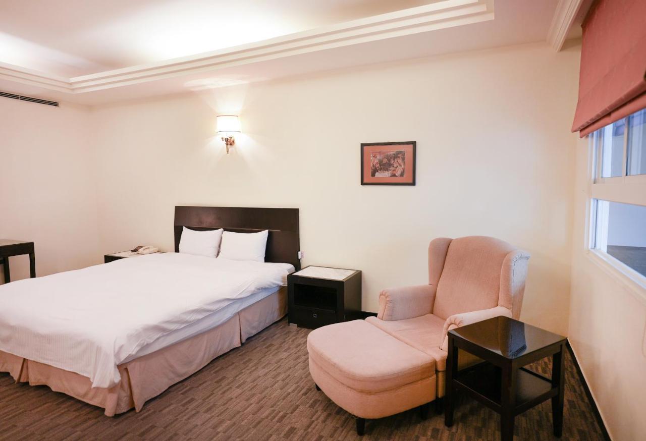 Herkang Hotel Tajcshung Kültér fotó
