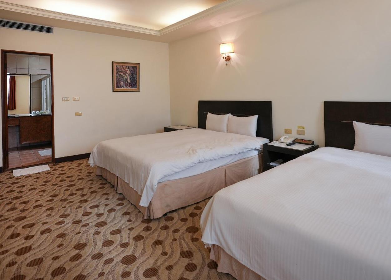 Herkang Hotel Tajcshung Kültér fotó