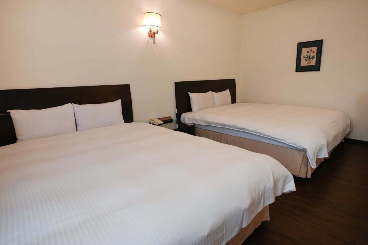 Herkang Hotel Tajcshung Kültér fotó