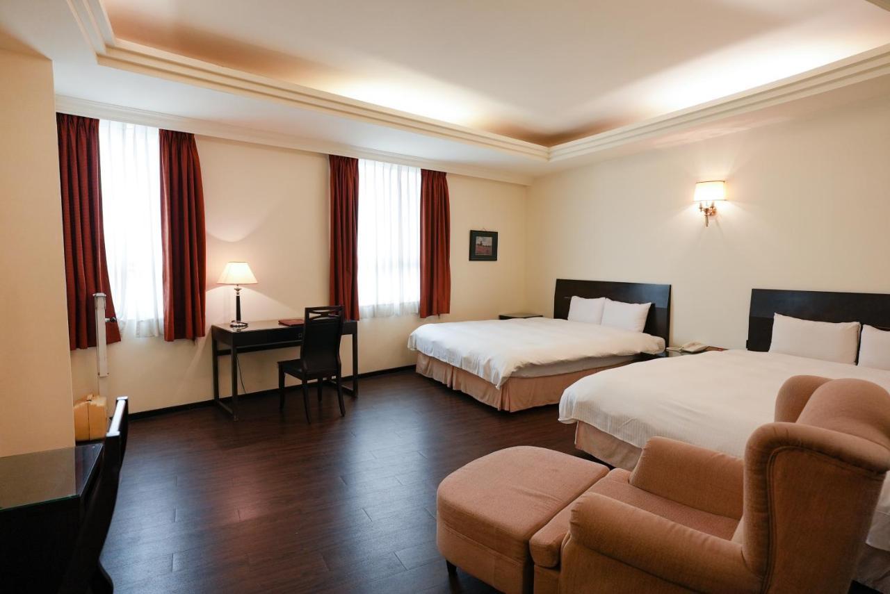 Herkang Hotel Tajcshung Kültér fotó
