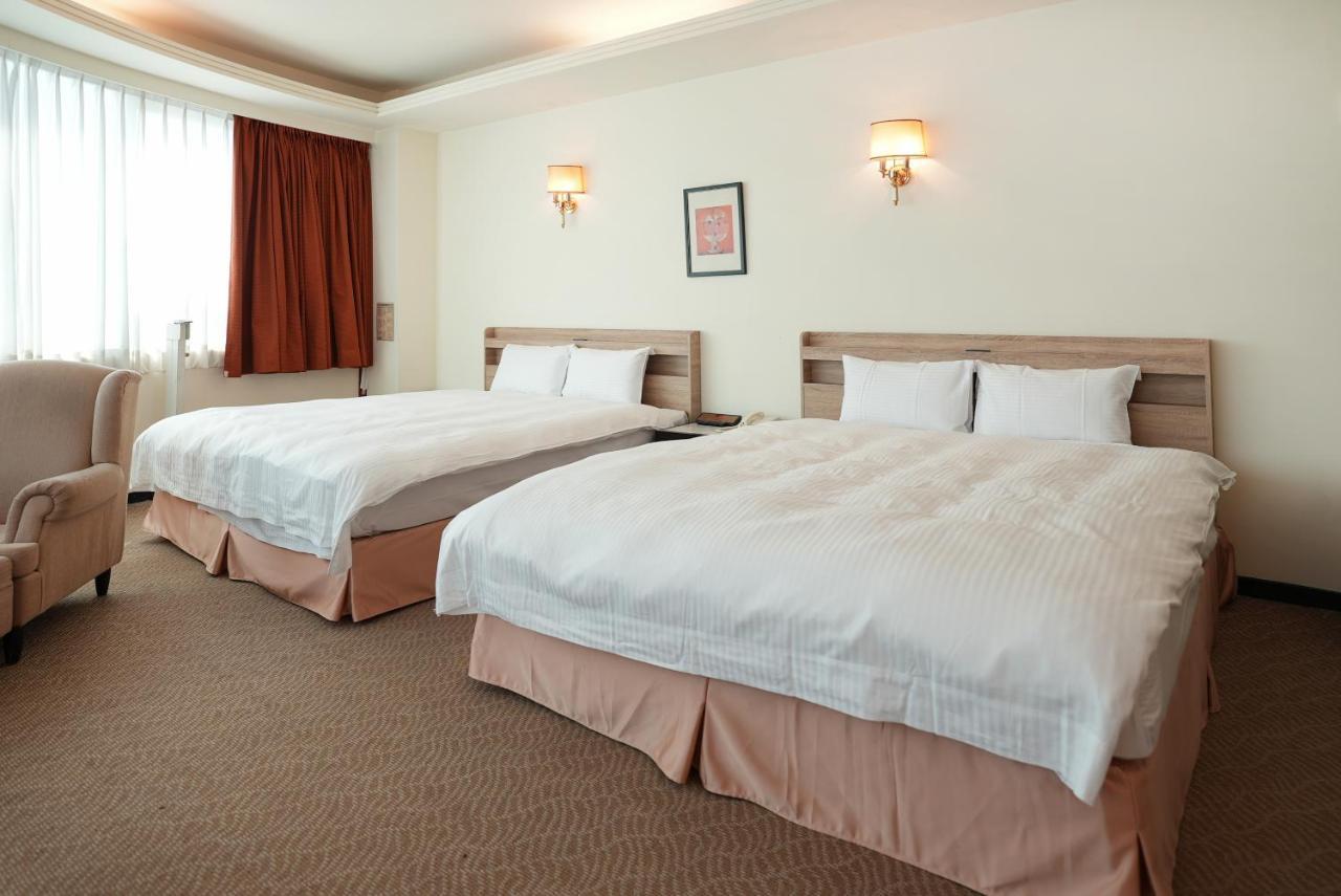 Herkang Hotel Tajcshung Kültér fotó