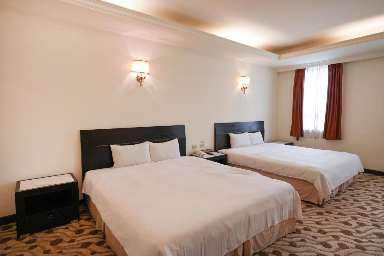Herkang Hotel Tajcshung Kültér fotó