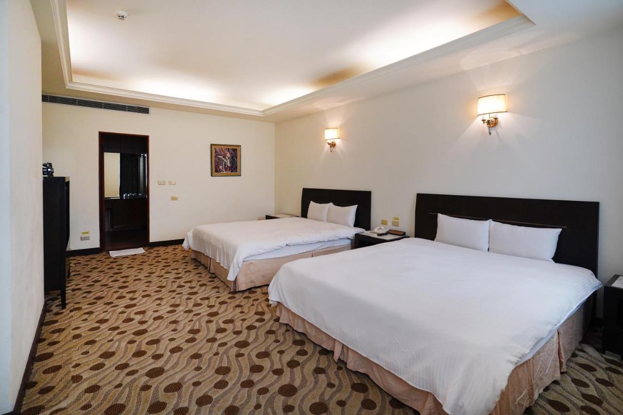 Herkang Hotel Tajcshung Kültér fotó