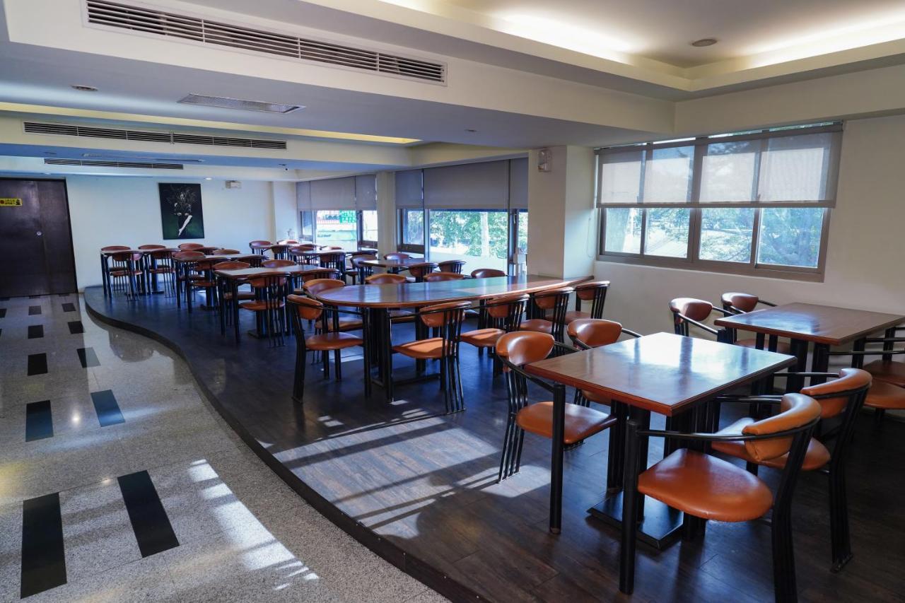 Herkang Hotel Tajcshung Kültér fotó