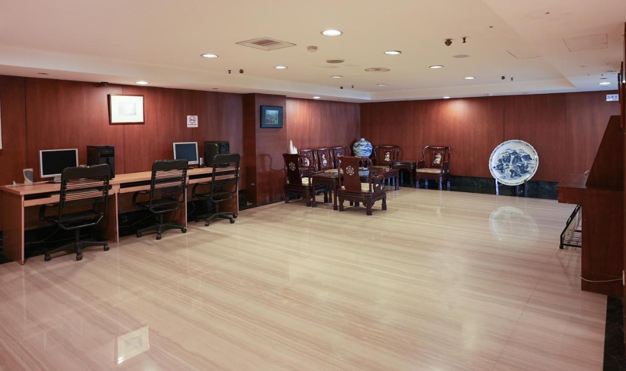Herkang Hotel Tajcshung Kültér fotó