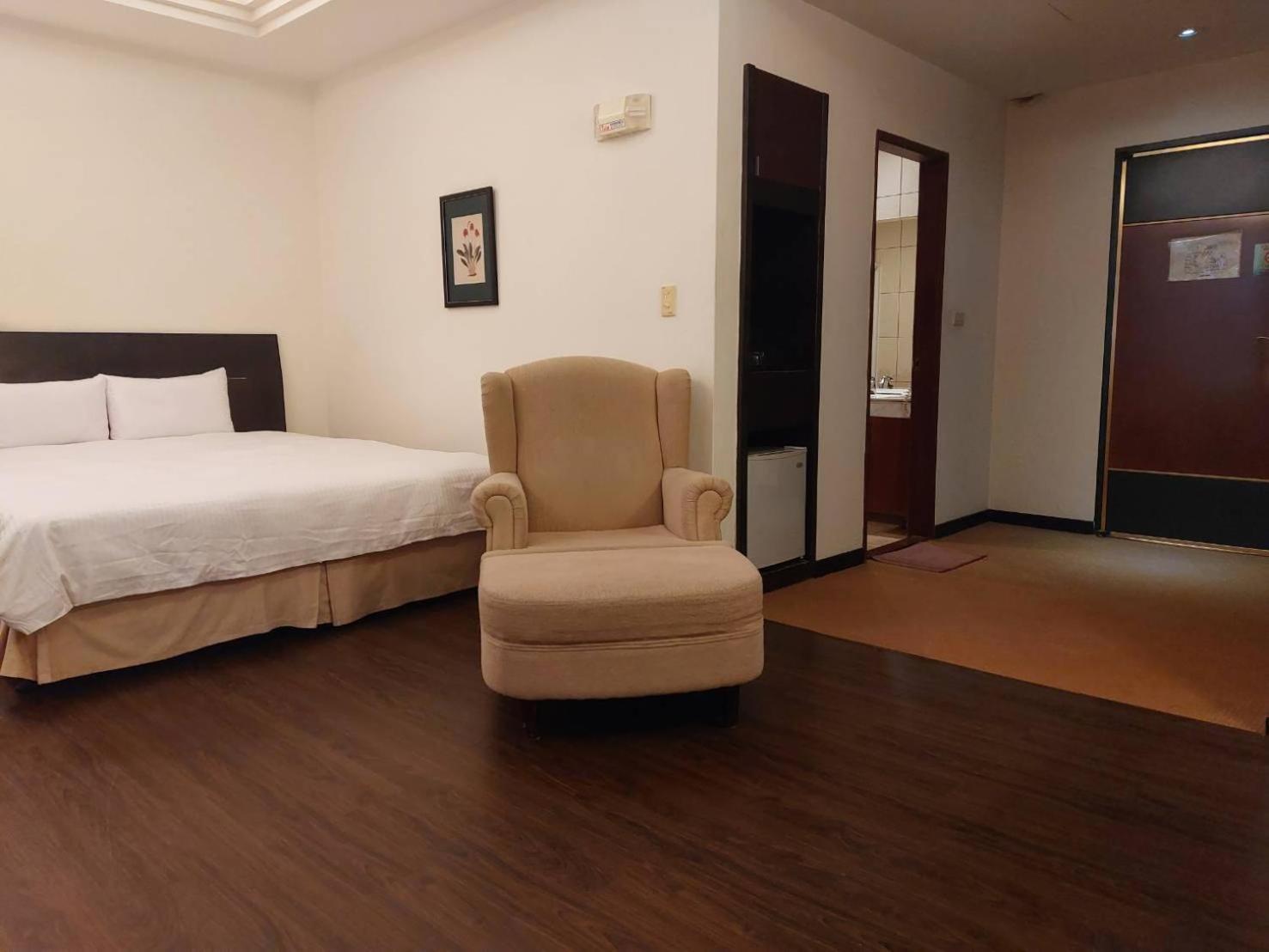 Herkang Hotel Tajcshung Kültér fotó