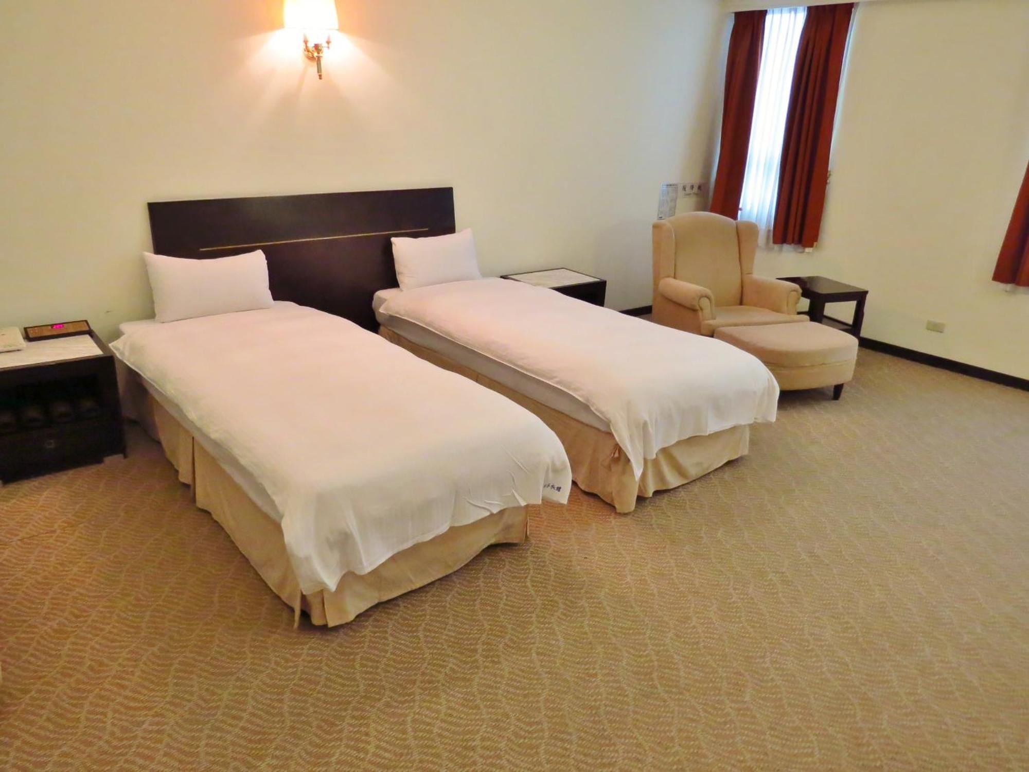Herkang Hotel Tajcshung Kültér fotó